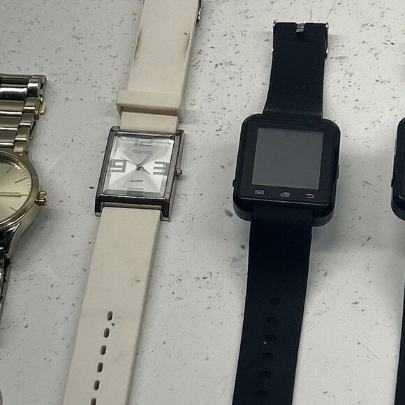 Bundle Of 21 Untested Watches - Mix Of Vintage And Smart Watches - Picture 4 of 16